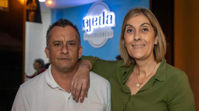 DE DORMIR EN UN COCHE A ENDULZAR TELDE: La historia de Carmelo Vega